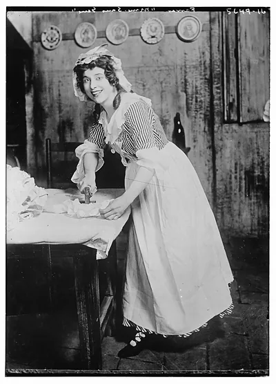 Farrar as "Madame Saus Sane"