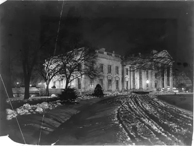 D.C., Washington--White House, Exterior, 1907--View at night, under snow