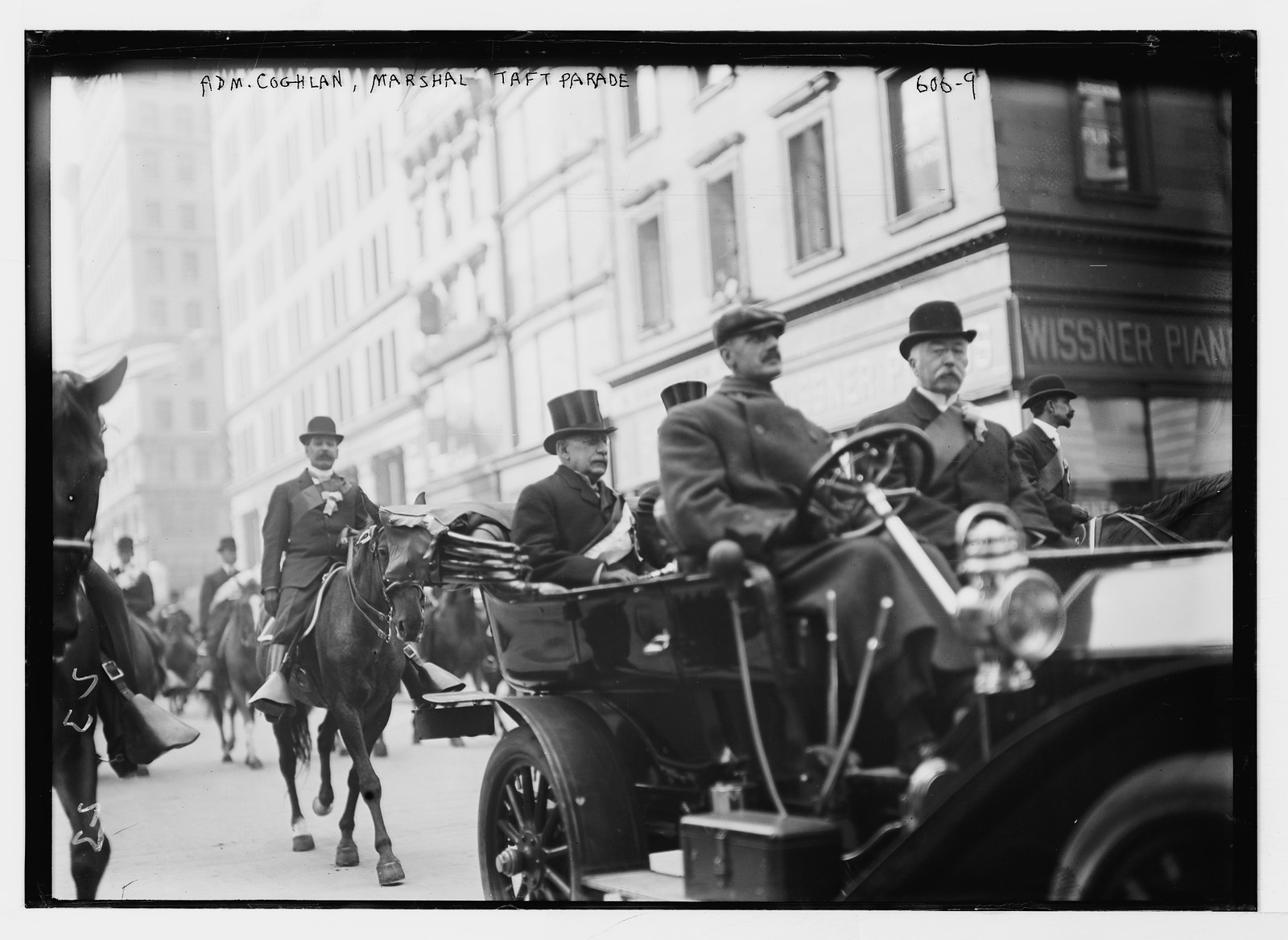 Taft Parade, Admiral Coghlan, Marshal in auto, New York, 1908 — historic photograph