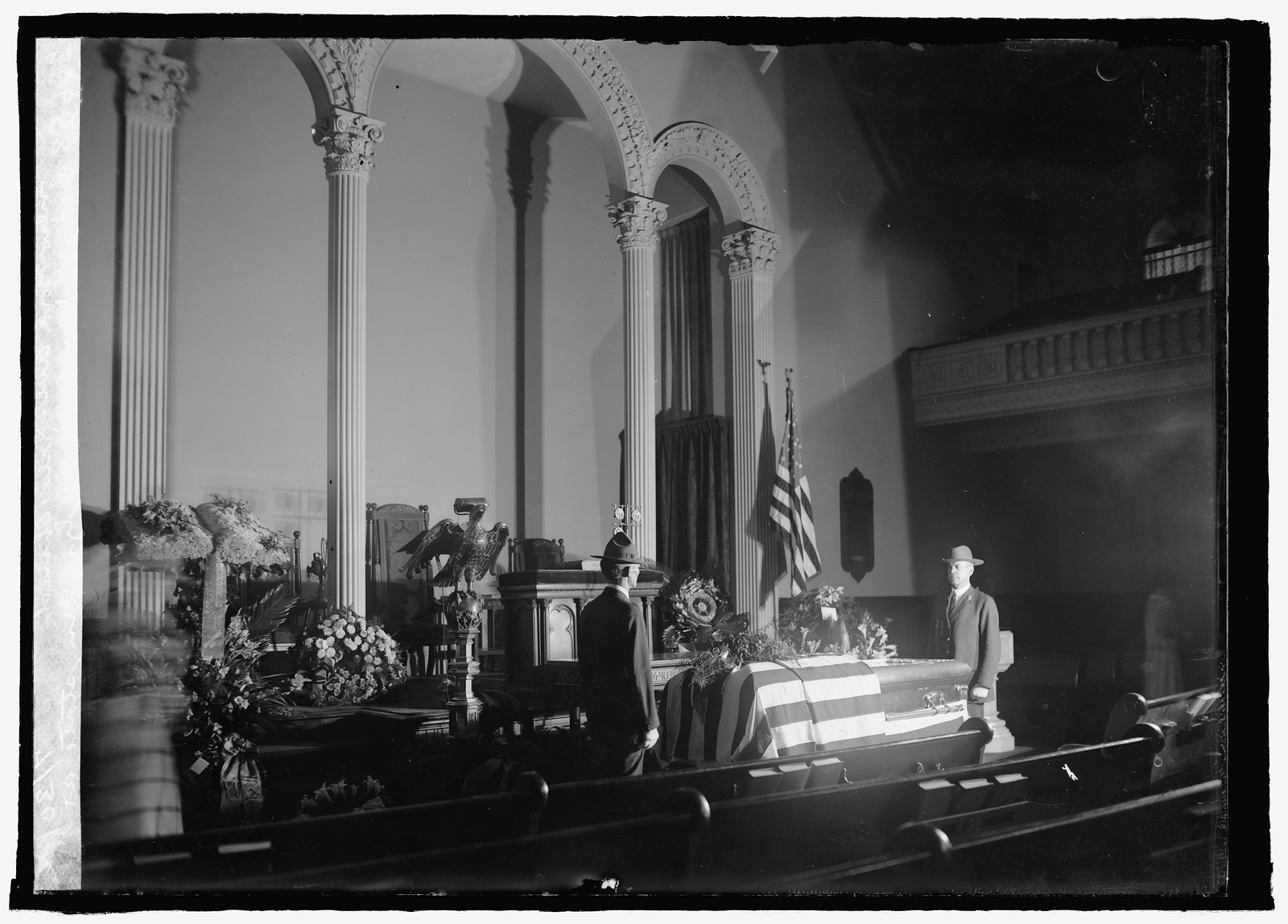 Body of Wm. J. Bryan lying in state at New York Ave. Pres. Church, Navy Yard, [Washingto, [1925] July 30. — historic photograph