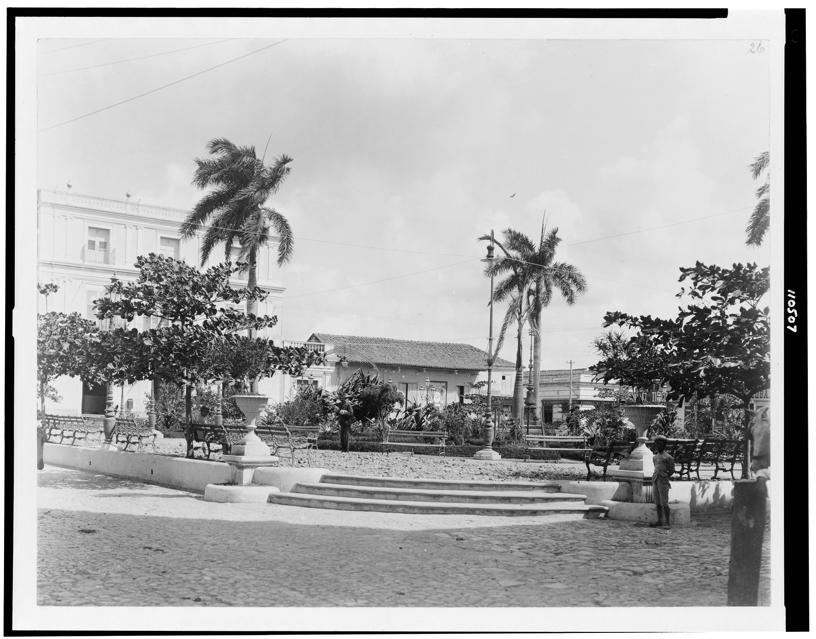 [Plaza, Camagüey, Cuba], [between ca. 1895 and 1920] — historic photograph