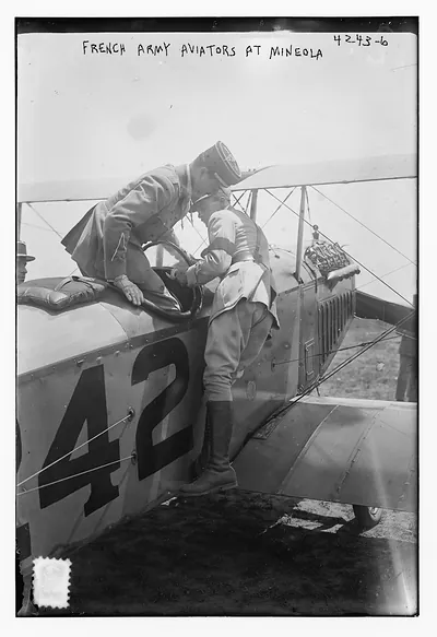French army aviators at Mineola