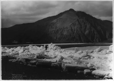 The breaking ice, Yukon River, May 8, 1905