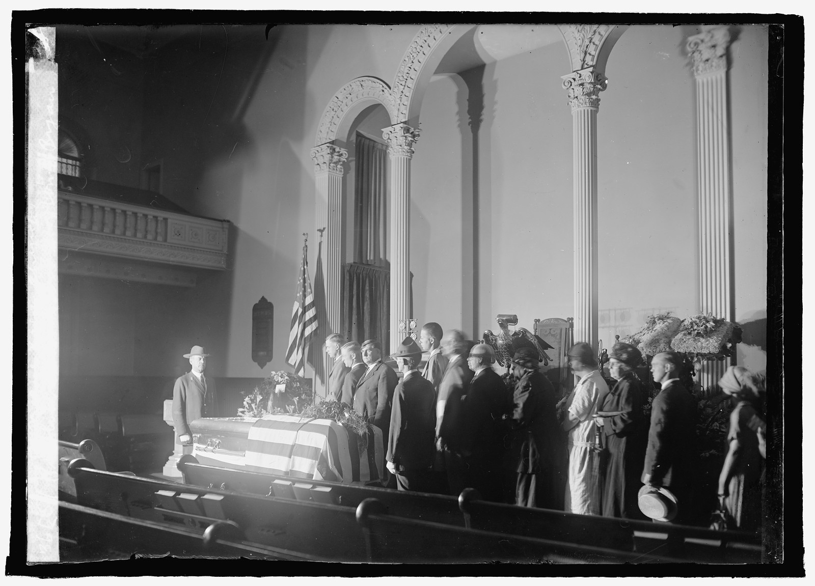 Public viewing body of Wm. J. Bryan N.Y. Ave. Pres. Church, [Navy Yard, Washington, D.C., [1925 July 30] — historic photograph