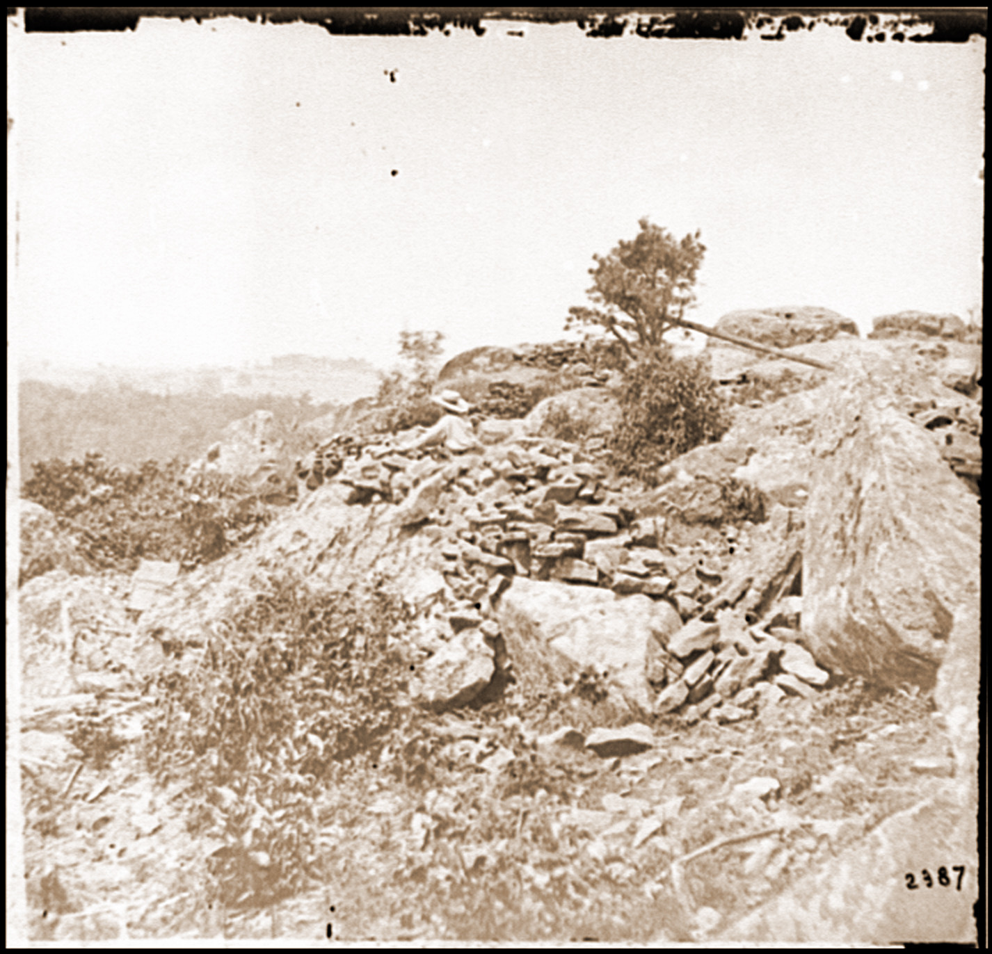 Gettysburg Pa. Breastworks on left wing of the Federal line, 1863 — historic photograph