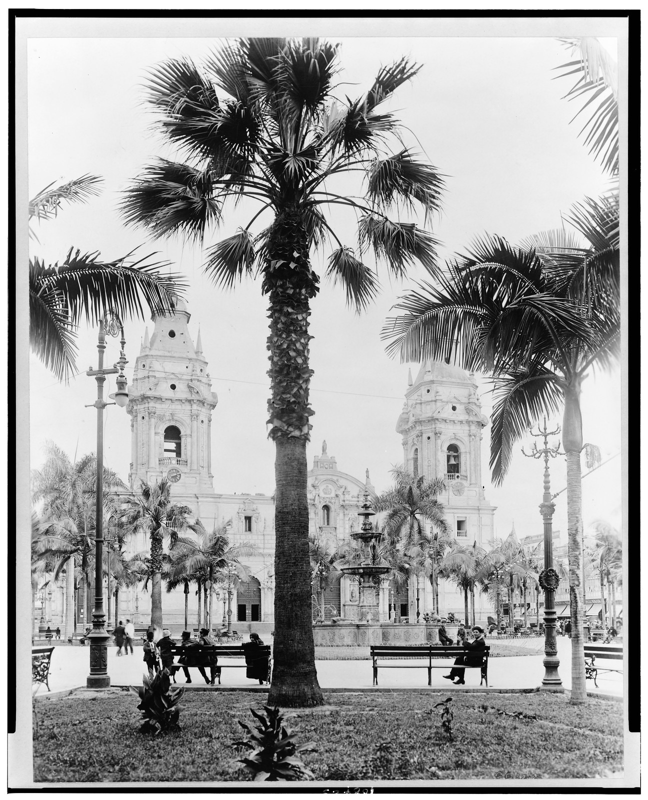 [Cathedral in the Plaza de Armas, Lima, Peru], [between ca. 1900 and 1923] — historic photograph