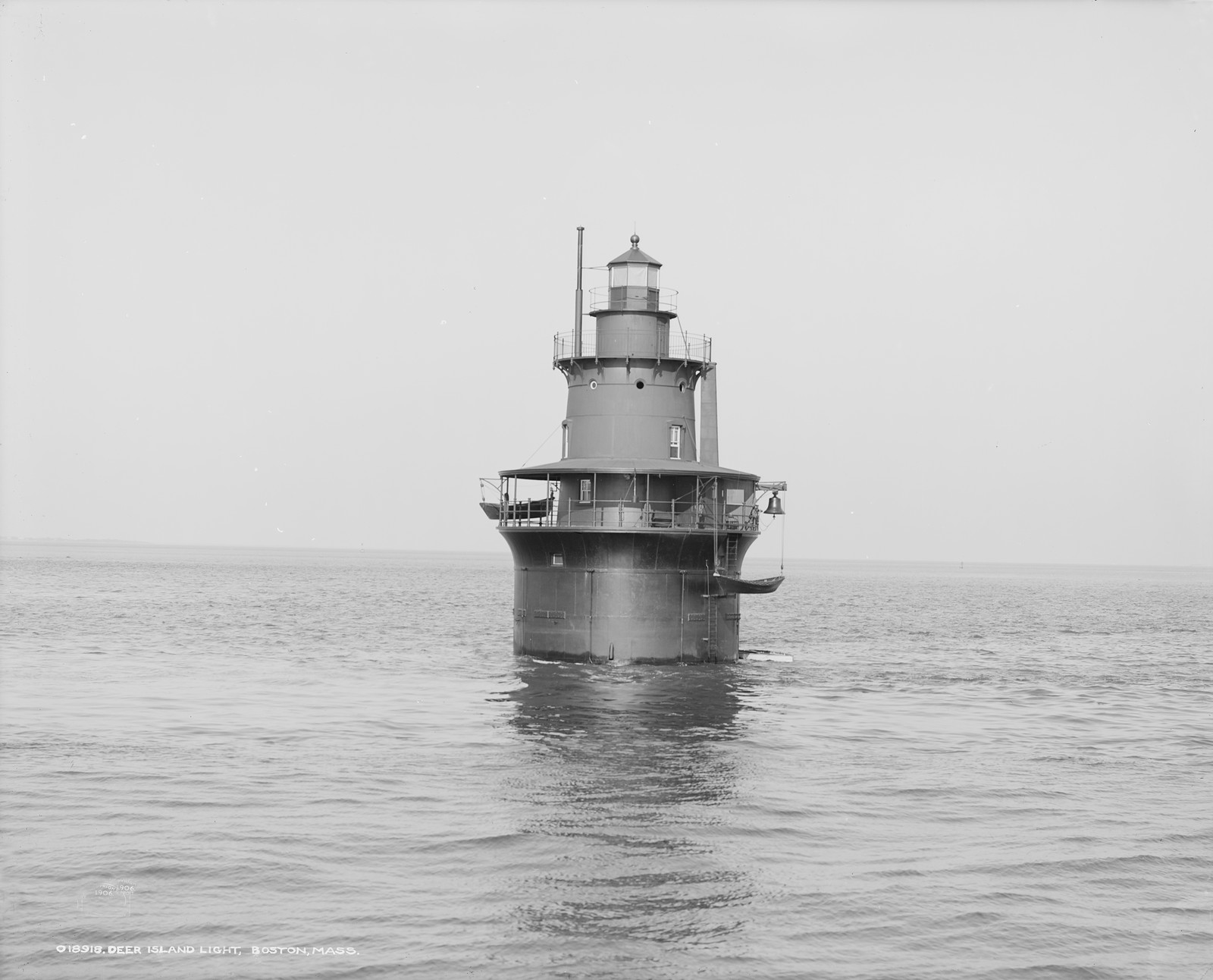 Deer Island light, Boston, Mass., 1906 — historic image