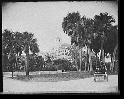 [S.W. view, Royal Poinciana, Palm Beach, Fla.]