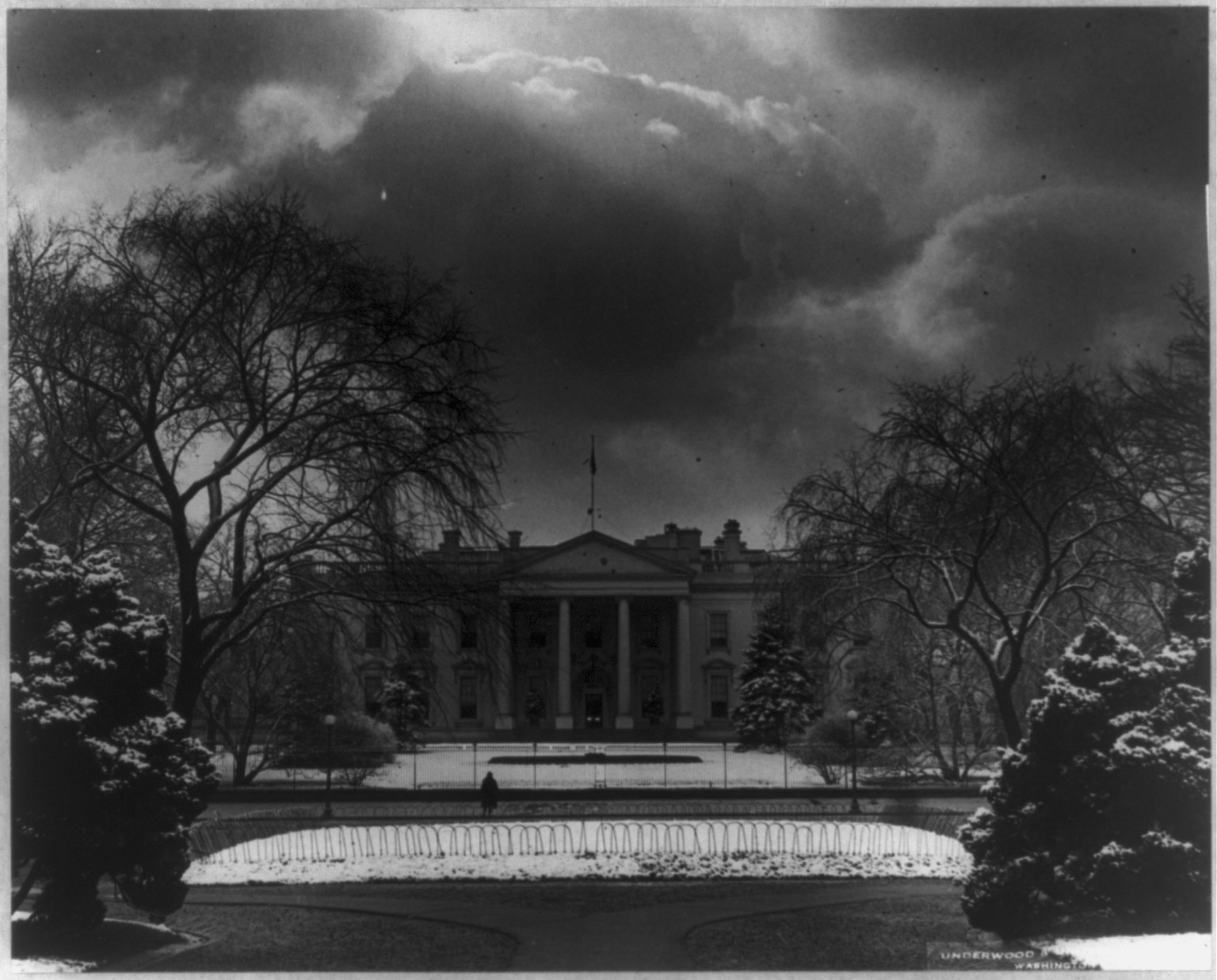 [White House, Washington, D.C. on a snowy day], [between 1900 and 1950] — historic photograph
