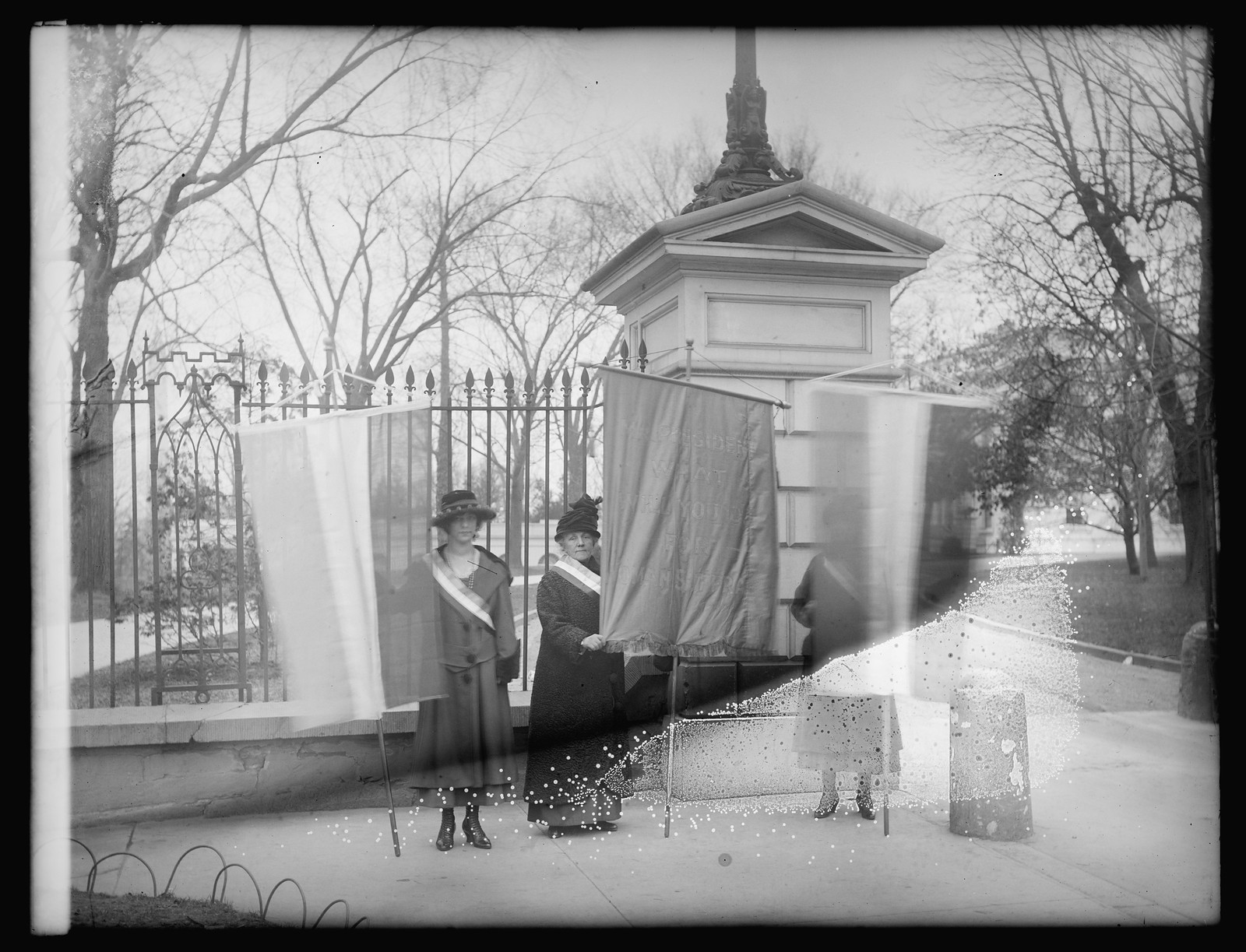 Suffragette pickets at White House, [Washington, D.C.], Jan. 1917, 1917 Jan.. — historic photograph