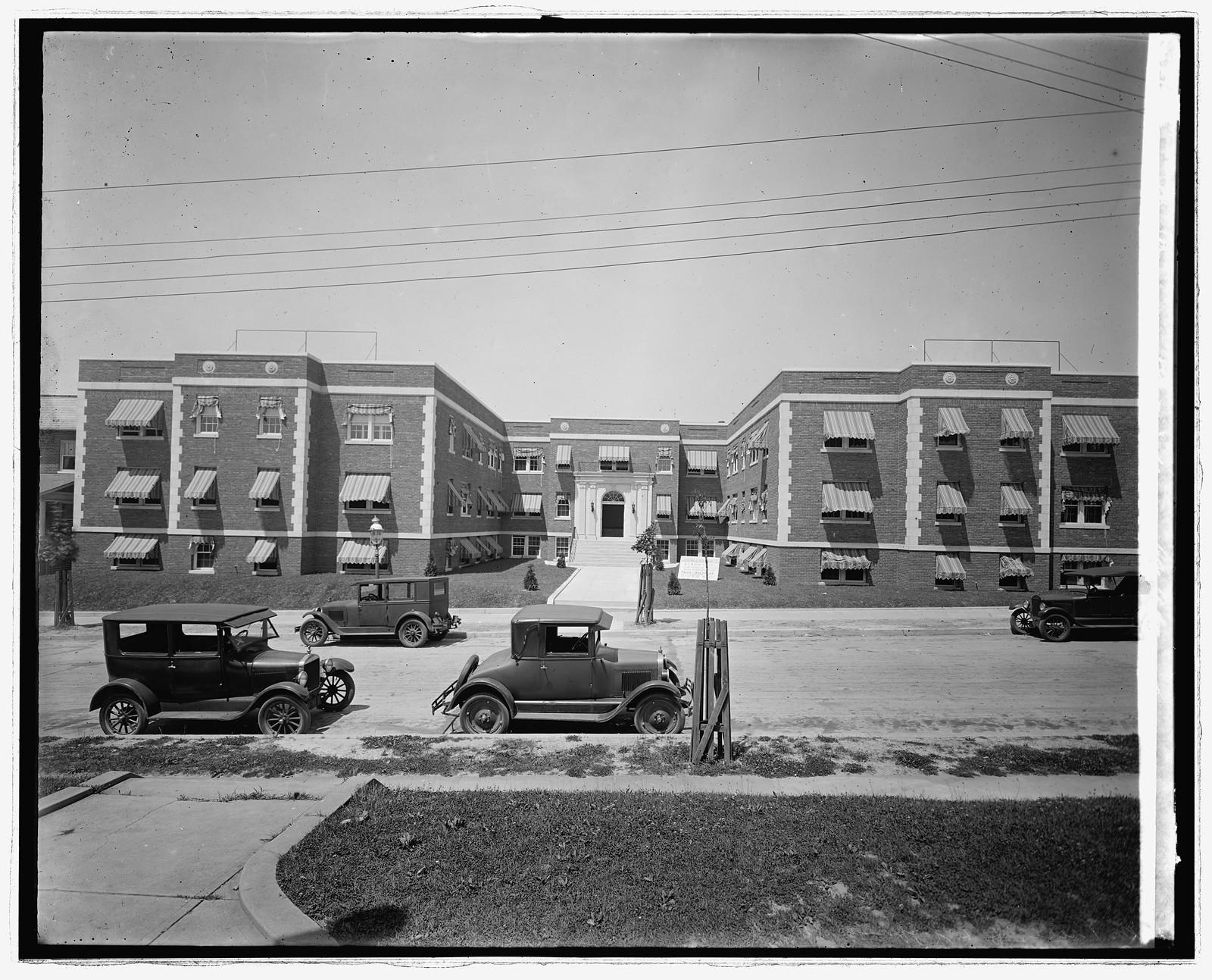 Mr.Price, 8th & Jefferson St., [Washington, D.C.], Apr., [between 1918 and 1928] — historic photograph
