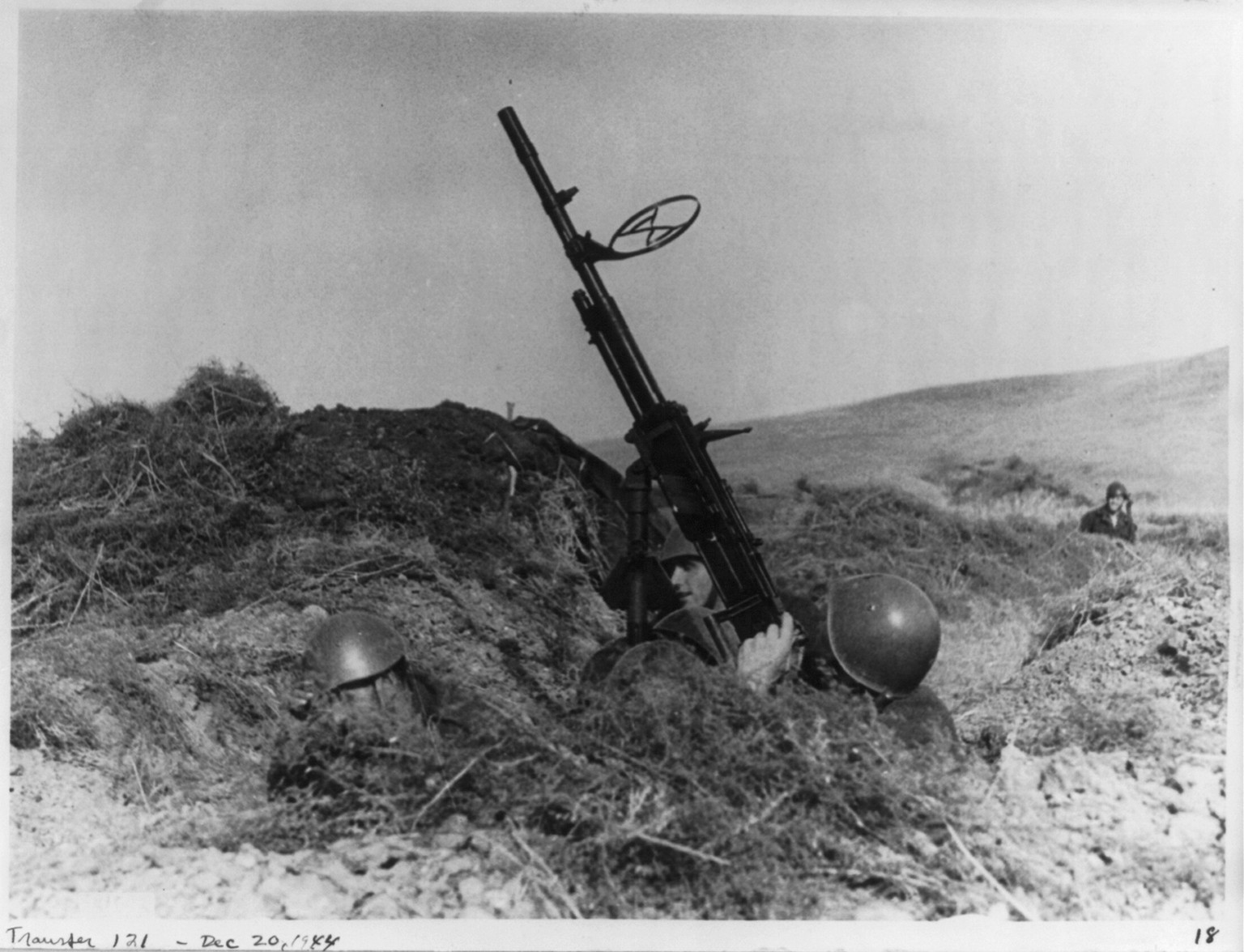 [Anti-aircraft unit in dugout position], [between ca. 1940 and 1942] — historic photograph