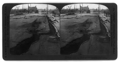 San Francisco earthquake, 1906: Great cracks and settling sidewalks, Capp Street