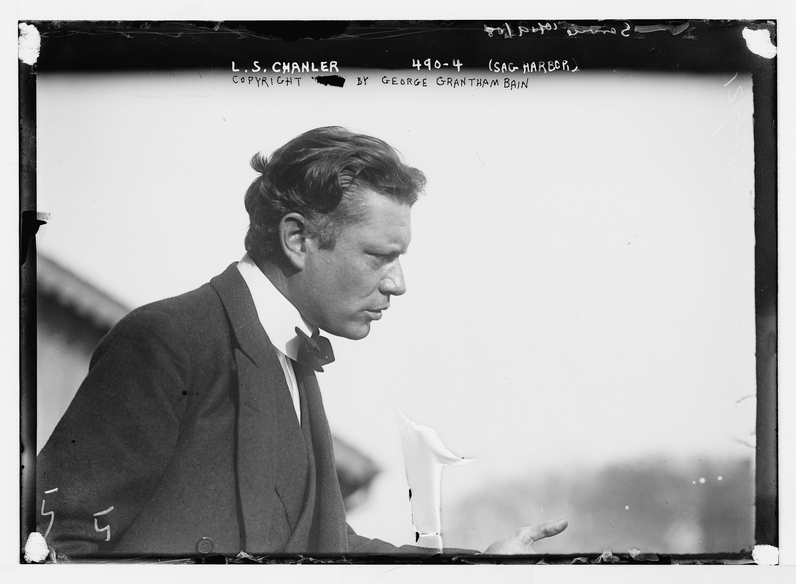 L.S. Chandler, speaking at Sag Harbor, 10/19/08. — historic photograph