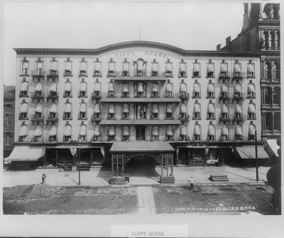 [N.Y. - Buffalo - full front view of the Tifft House, a large hotel]