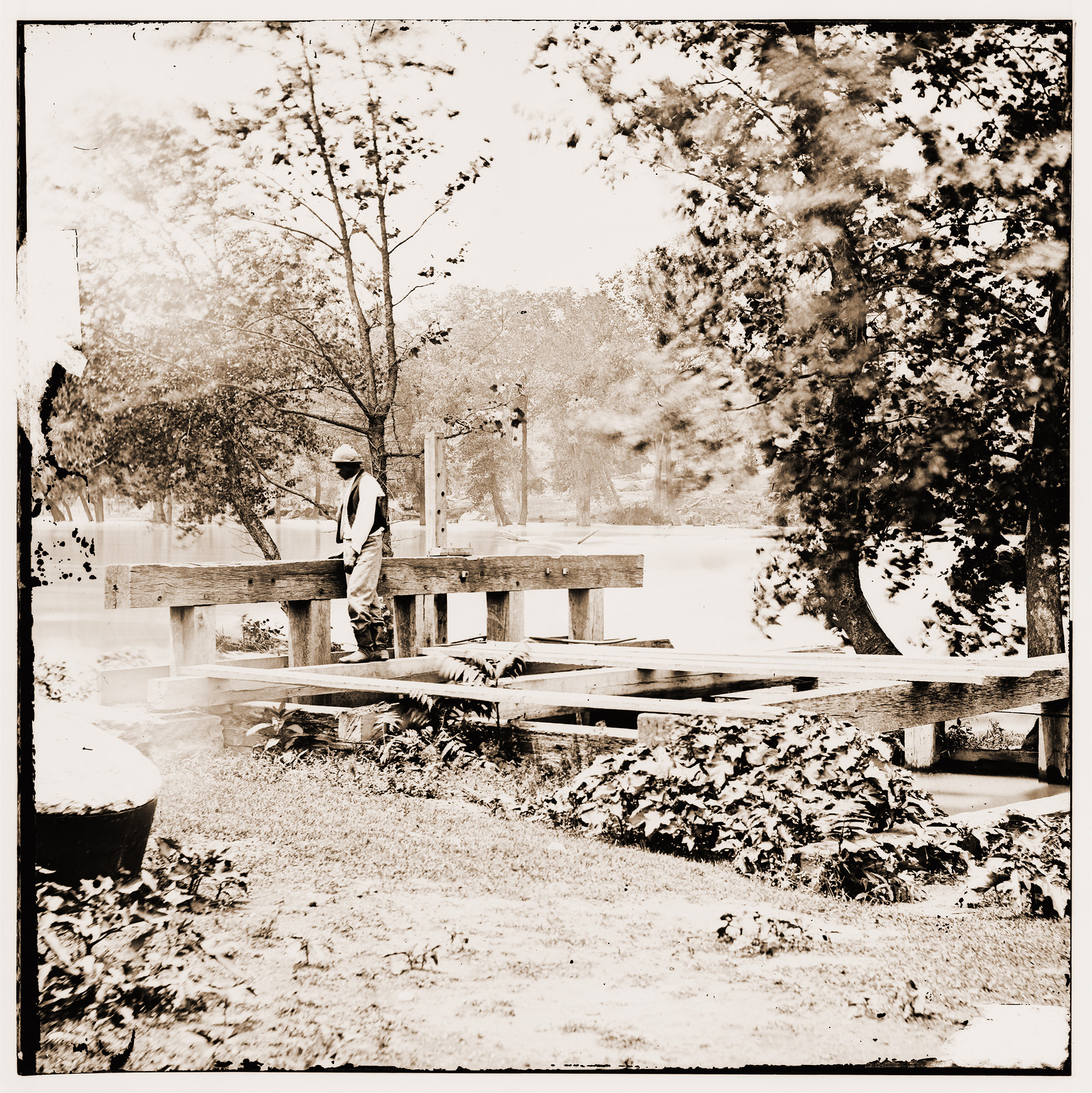 Petersburg Virginia (vicinity). Mill dam on Appomattox River, 1865 — historic photograph