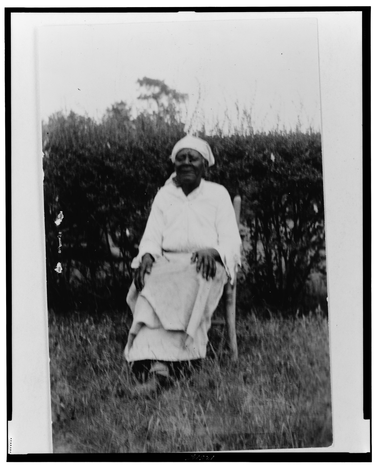 Sarah Ashley, ex-slave, 1937 May 28. — historic photograph