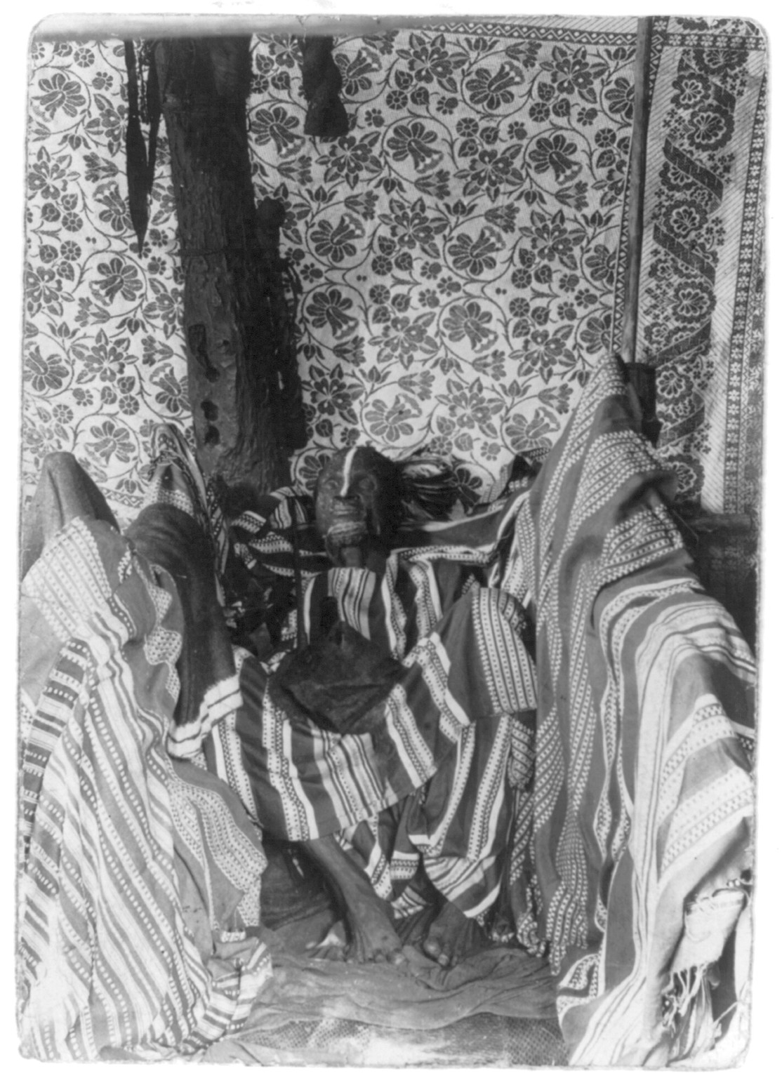 Ikoko chief ready for burial, 1905 — historic photograph