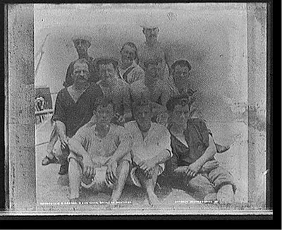 U.S.S. Oregon, a gun crew, Battle of Santiago
