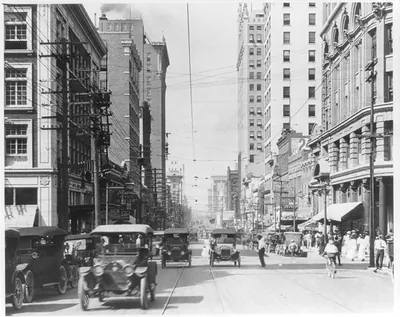 [Street scene in Dallas, Texas]