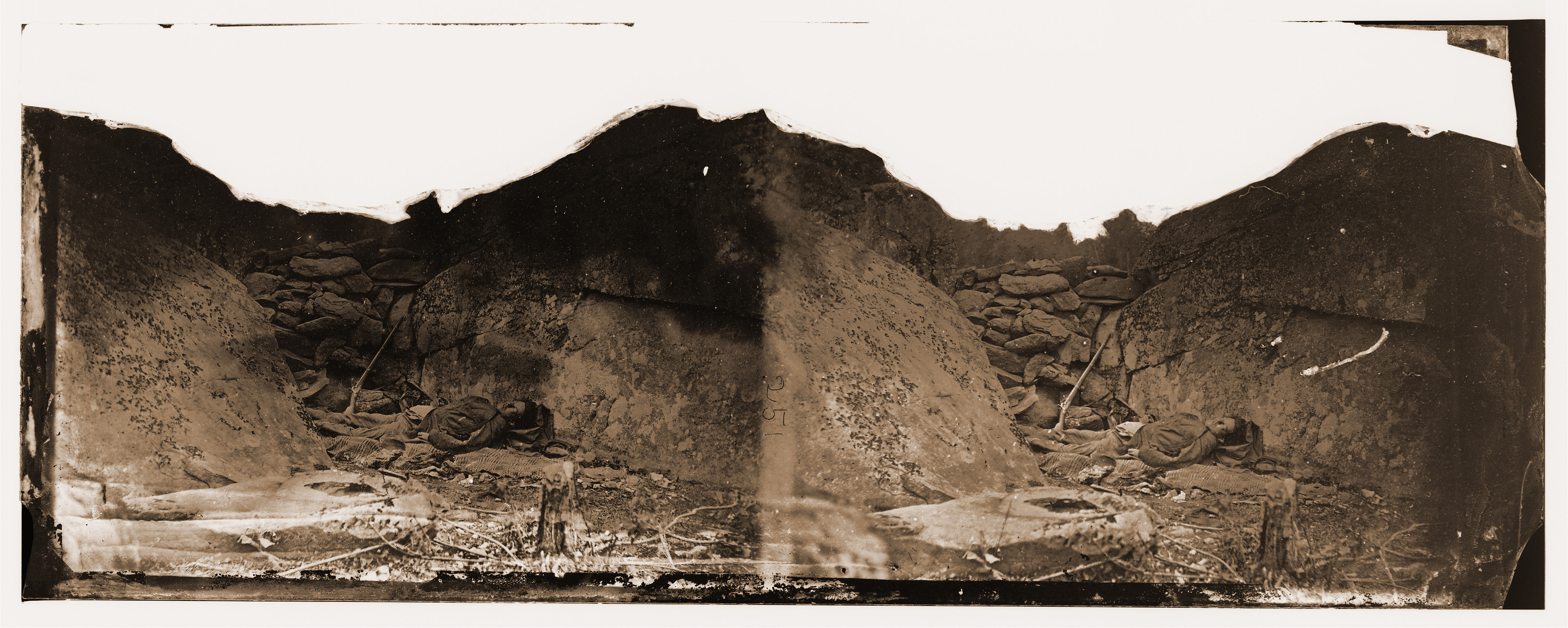 Gettysburg Pennsylvania. Body of Confederate sharpshooter, 1863 — historic photograph