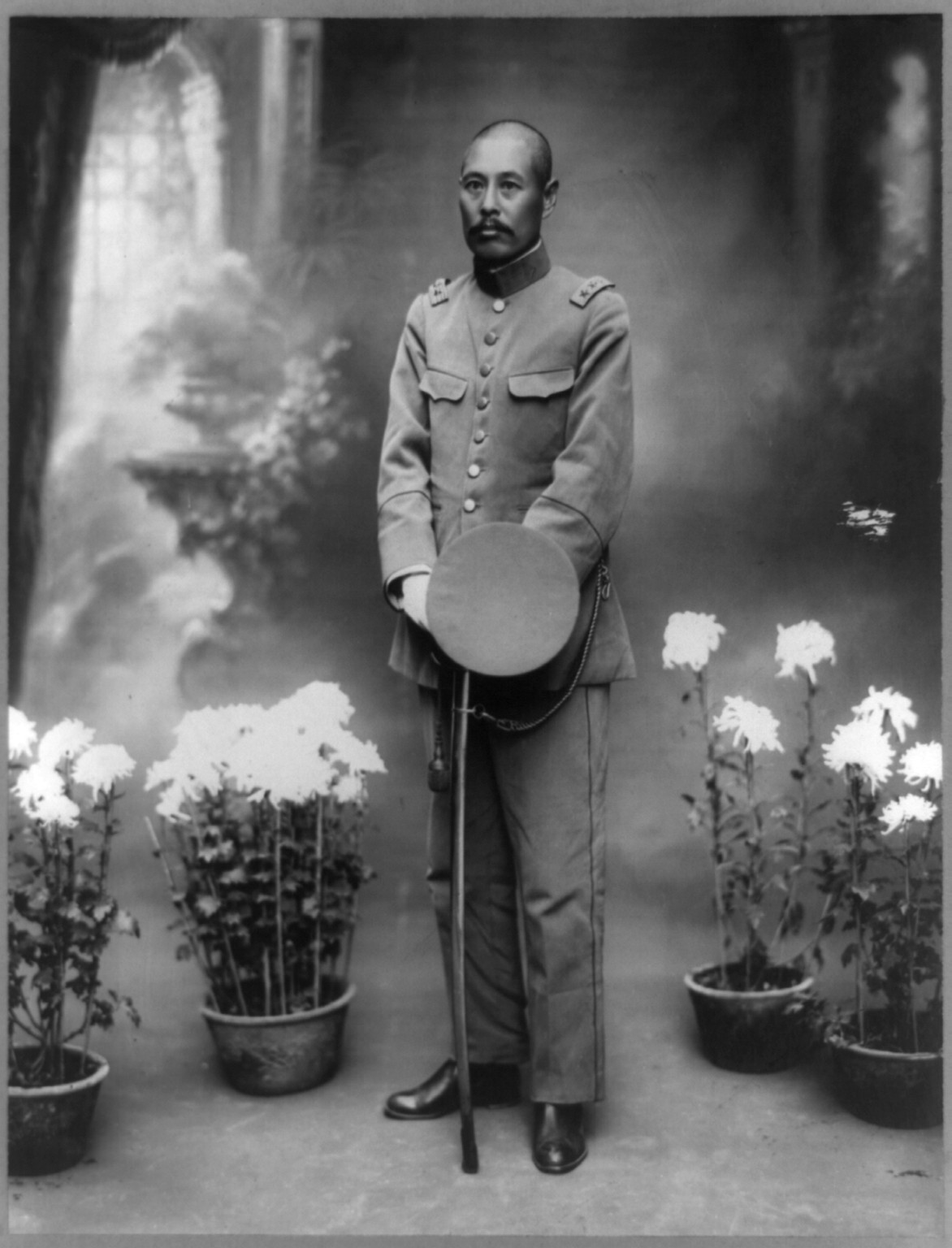 [Wu-Pei-fu, Chinese general, full-length portrait, facing front], [ca. 1921] — historic photograph