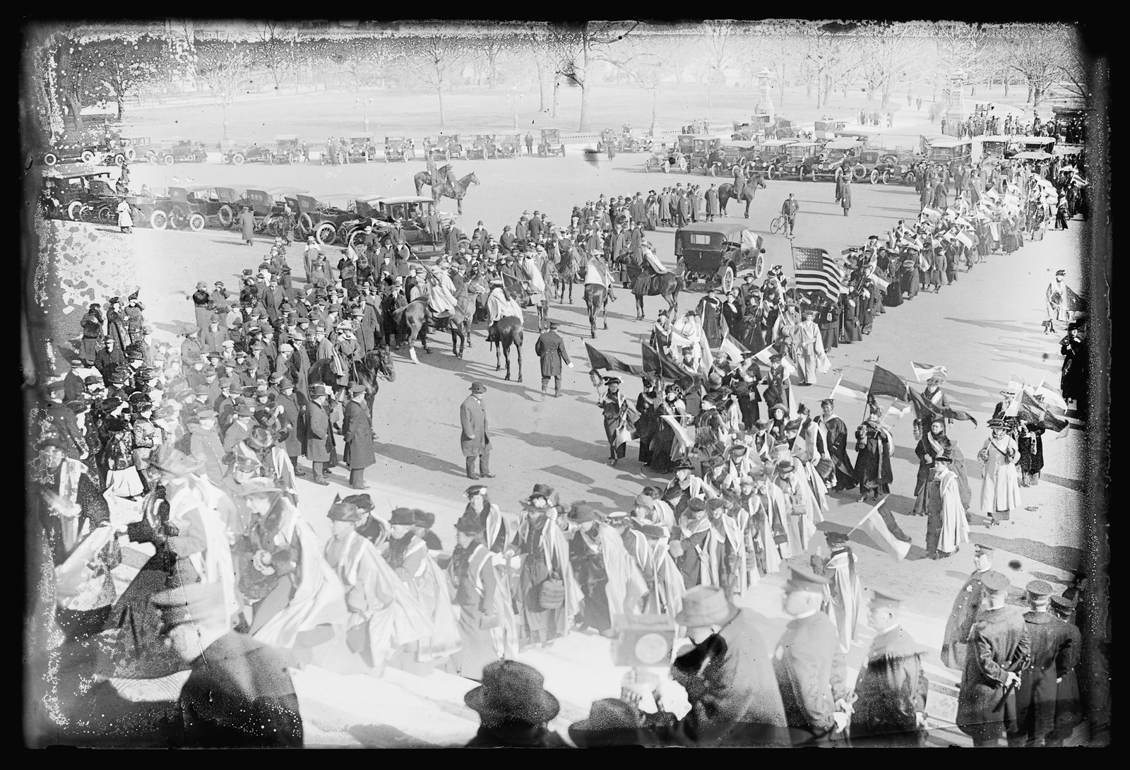 Suffragettes, [Washington, D.C.], 1917, 1917 — historic photograph