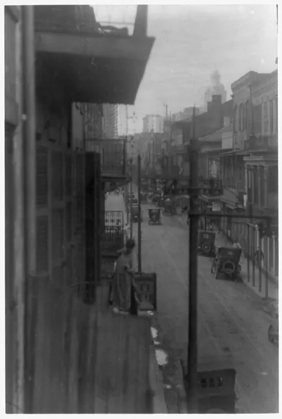 [Street scene in New Orleans, Louisiana]
