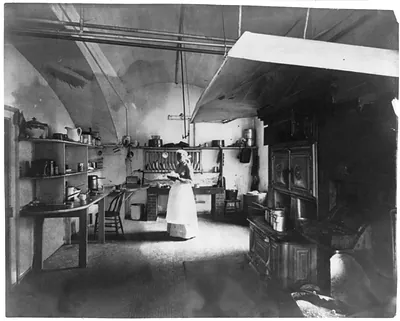 Cook in White House kitchen