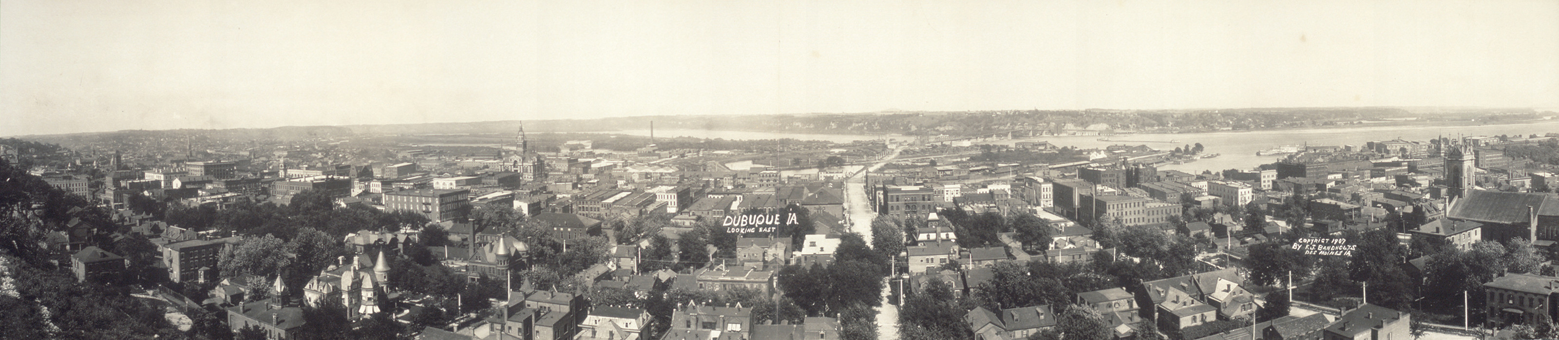 Dubuque looking east, Iowa, 1907, 1907 — historic image