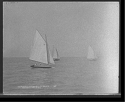 Start of the 16-footers, I.L.Y.A. [Inter-Lake Yachting Association] regatta, Put-in-Bay, O[hio]