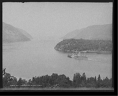 Day line steamer on the Hudson