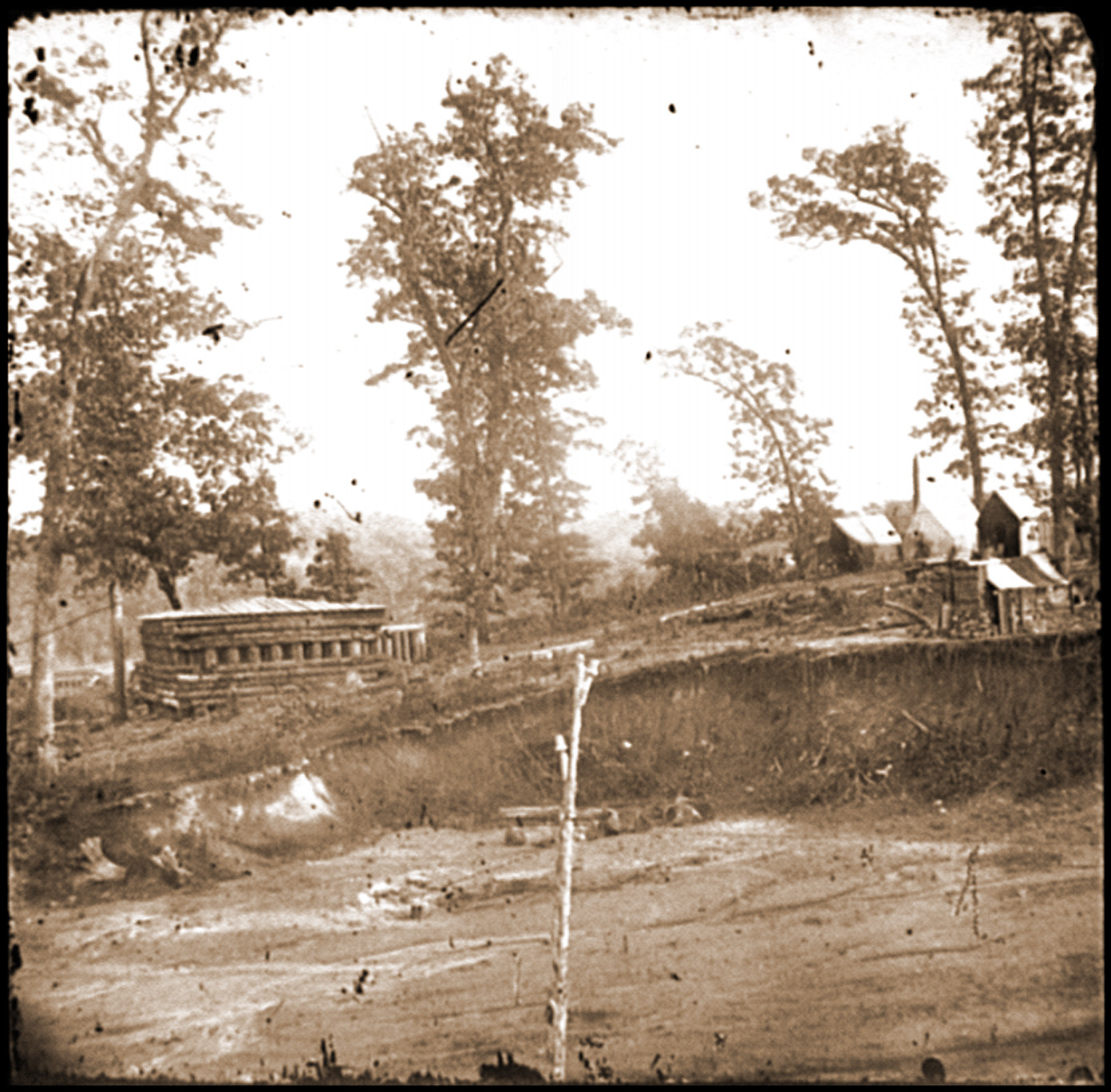 Chattanooga Tenn. vicinity. Blockhouse on the Nashville & Chattanooga Railroad, 1864 — historic photograph