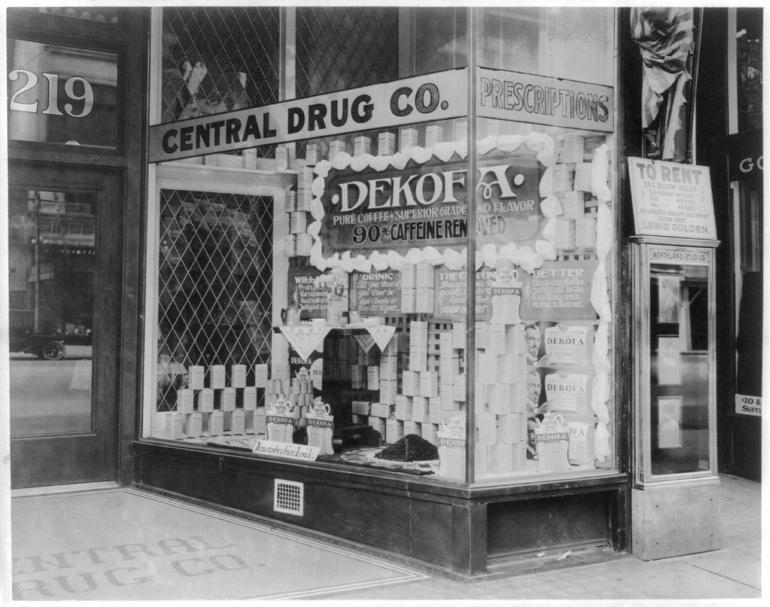 Window display of the Central Drug Co. [in Detroit, Mich.] featuring Dekofa, a decaffeinated coffee distributed by Merck & Co., [1912?] — historic photograph
