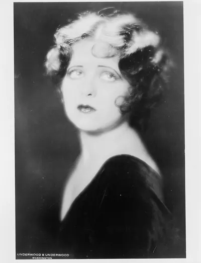 Hollywood beauties / Underwood & Underwood, Washington.