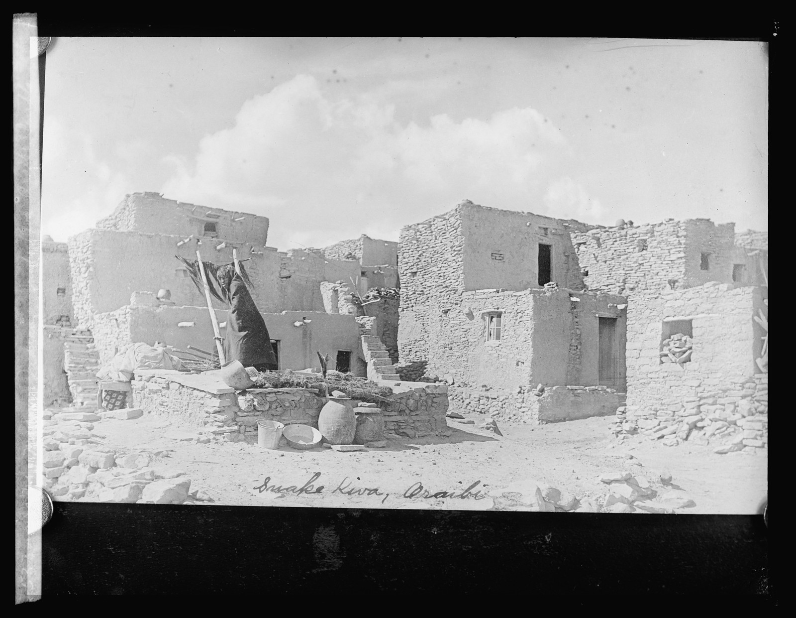 Hopi (Moquin?) Indians, Snake Kiva, Oraibi pueblo, [Arizona], [between 1910 and 1925] — historic photograph