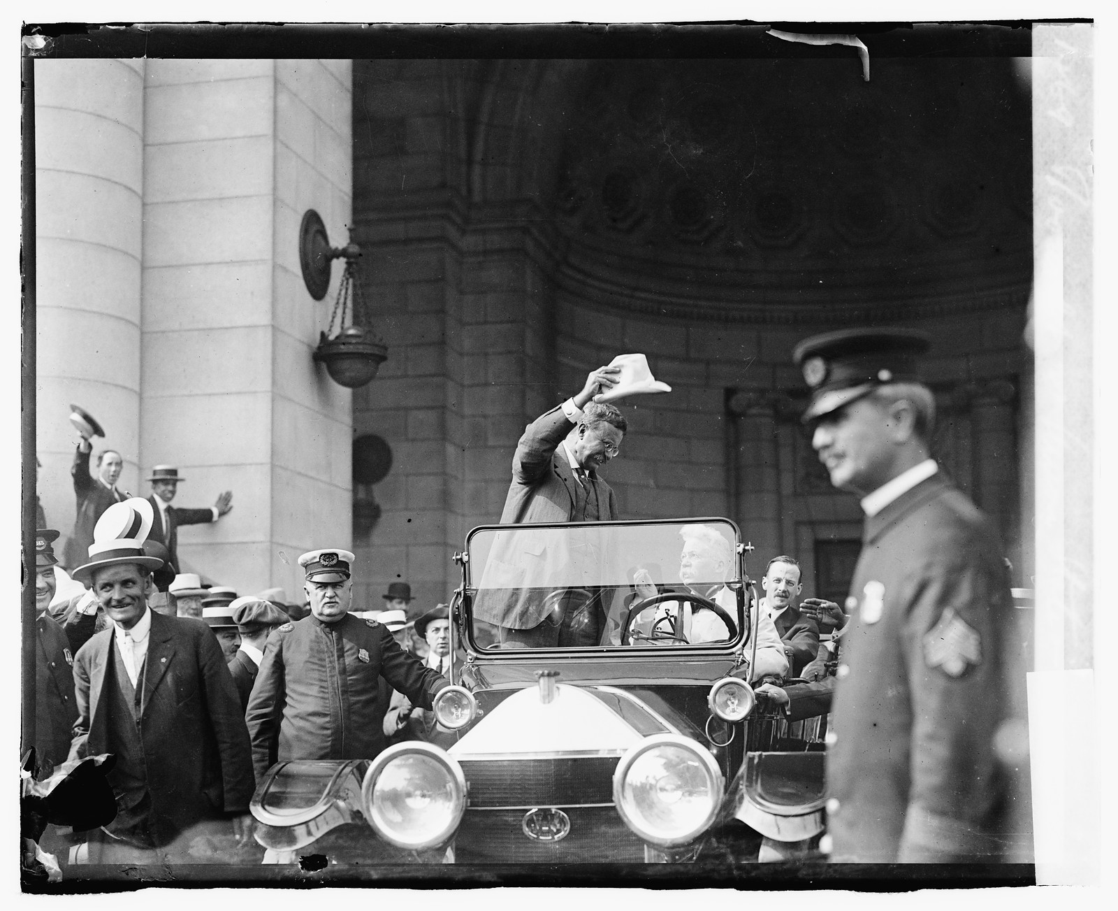 Roosevelt at Union Station, [between 1918 and 1919] — historic photograph