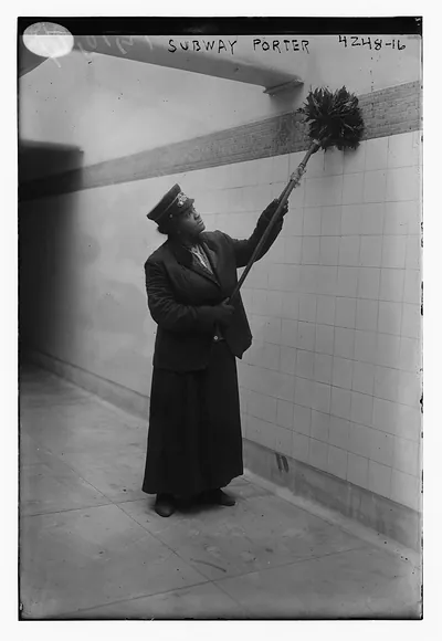 Subway porter