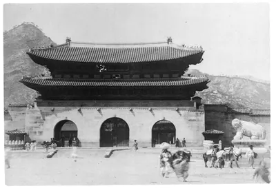 Palace gate, Seoul, Korea, 1896