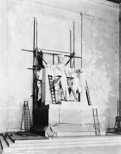 Lincoln Statue Under Construction In The Lincoln Memorial