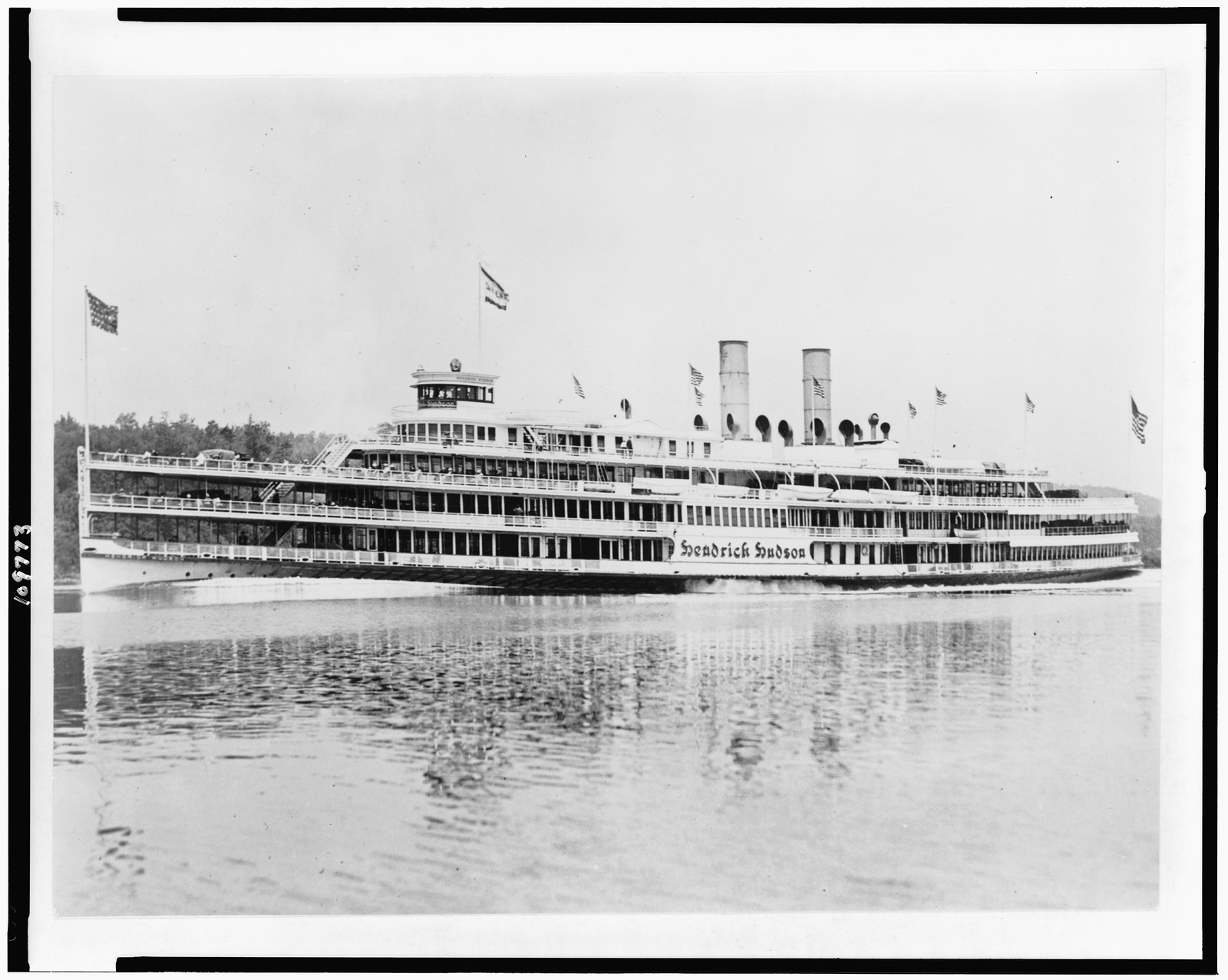 [The Hendrick Hudson, a day-line steamer, on the Hudson River in New York State], [1944(?)] — historic photograph