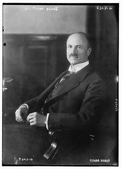 Dr. Oscar Hergt