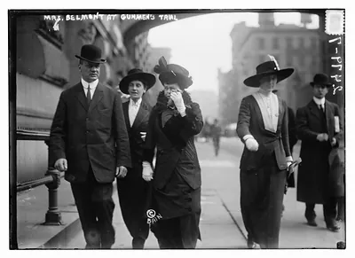Mrs. Belmont at gunmen's trial