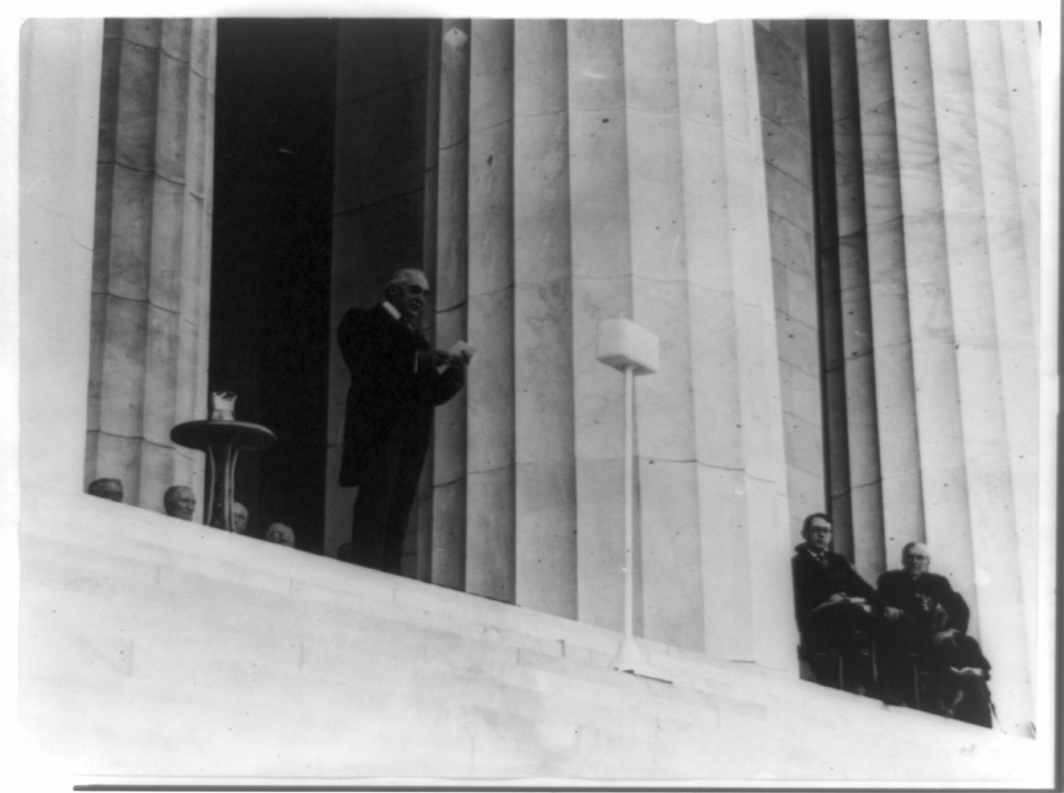 [President Warren G. Harding making speech from top of steps at dedication of the Lincoln Memorial], [1922 May 30] — historic photograph