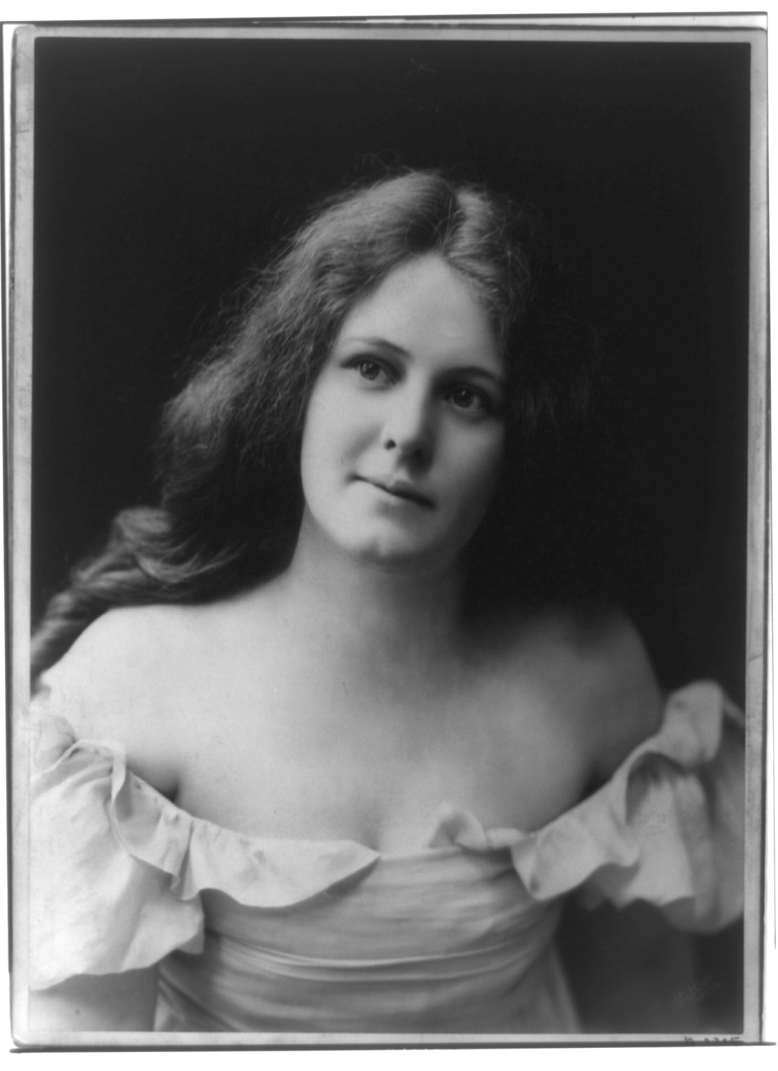 Maude Thomas, c1899. — historic photograph
