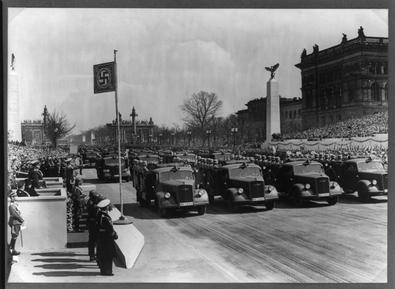 [Wehrmacht parade in front of the Technischen Hochschule ], [1939 April 20] — historic photograph