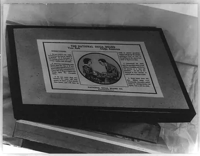 Device manufactured by the National Ouija Board Co., Washington, D.C.