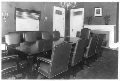 [D.C. Wash. - White House Offices: Conference room with table and ten chairs]