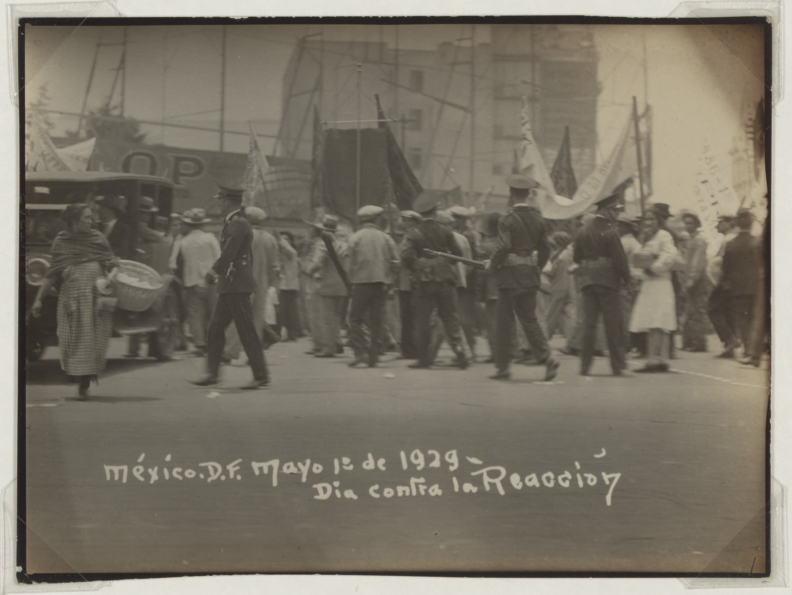 Mexico City May Day 1929 march, "Día contra la Reacción — historic image