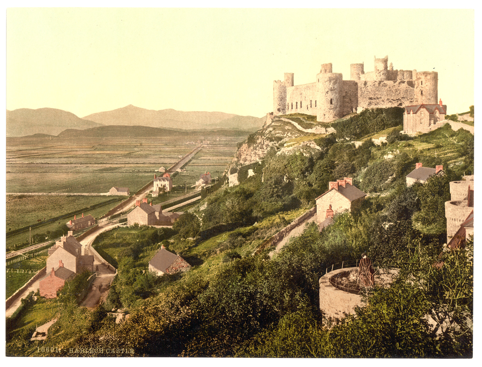 The castle Harlech Castle Wales, [between ca. 1890 and ca. 1900]. — historic print